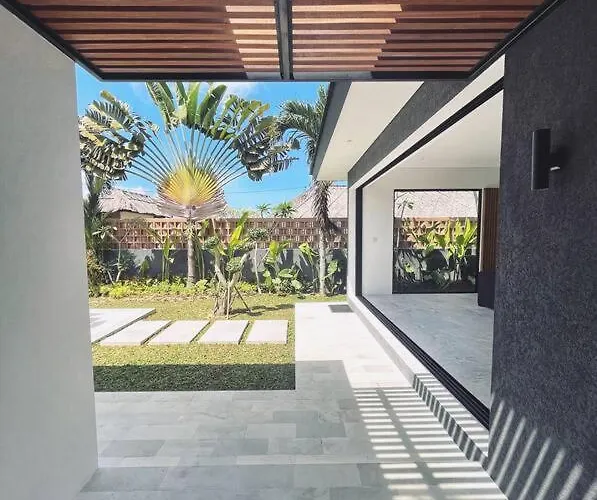 Grande Moderne 5 Flamboyant Villa *