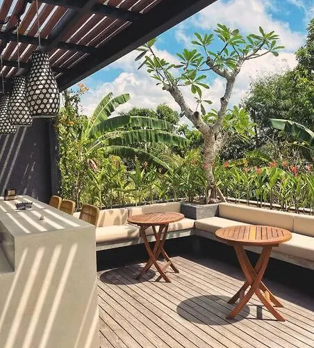 Grande Moderne 5 Flamboyant * Uluwatu