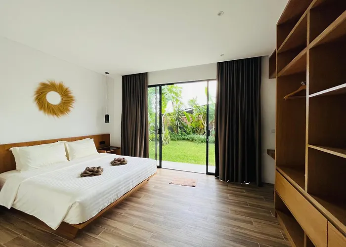Grande Moderne 5 Flamboyant Villa