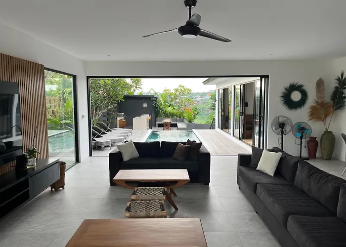 Grande Moderne 5 Flamboyant Villa Uluwatu